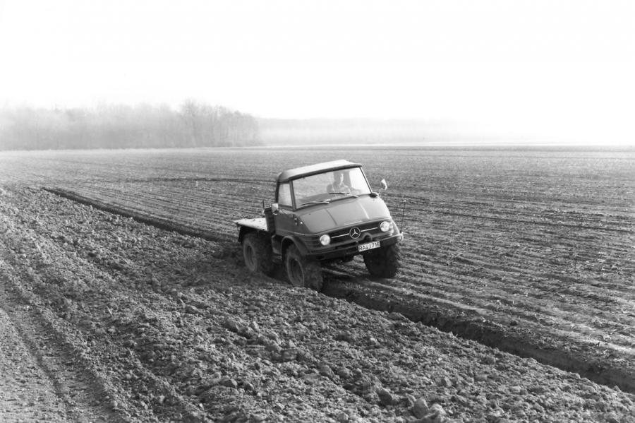  Mercedes-Benz Unimog 406 1963 года  (фото 2 из 9)